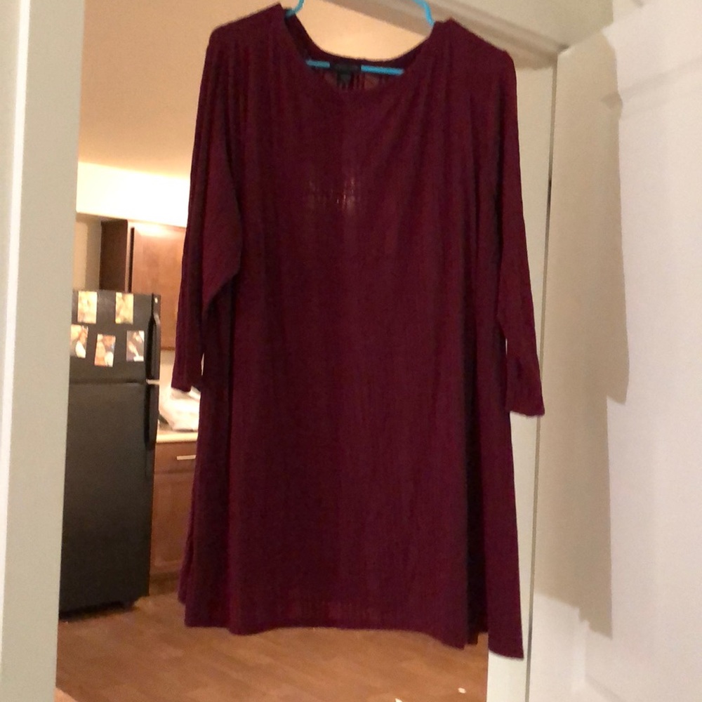 Red Elbow length top
